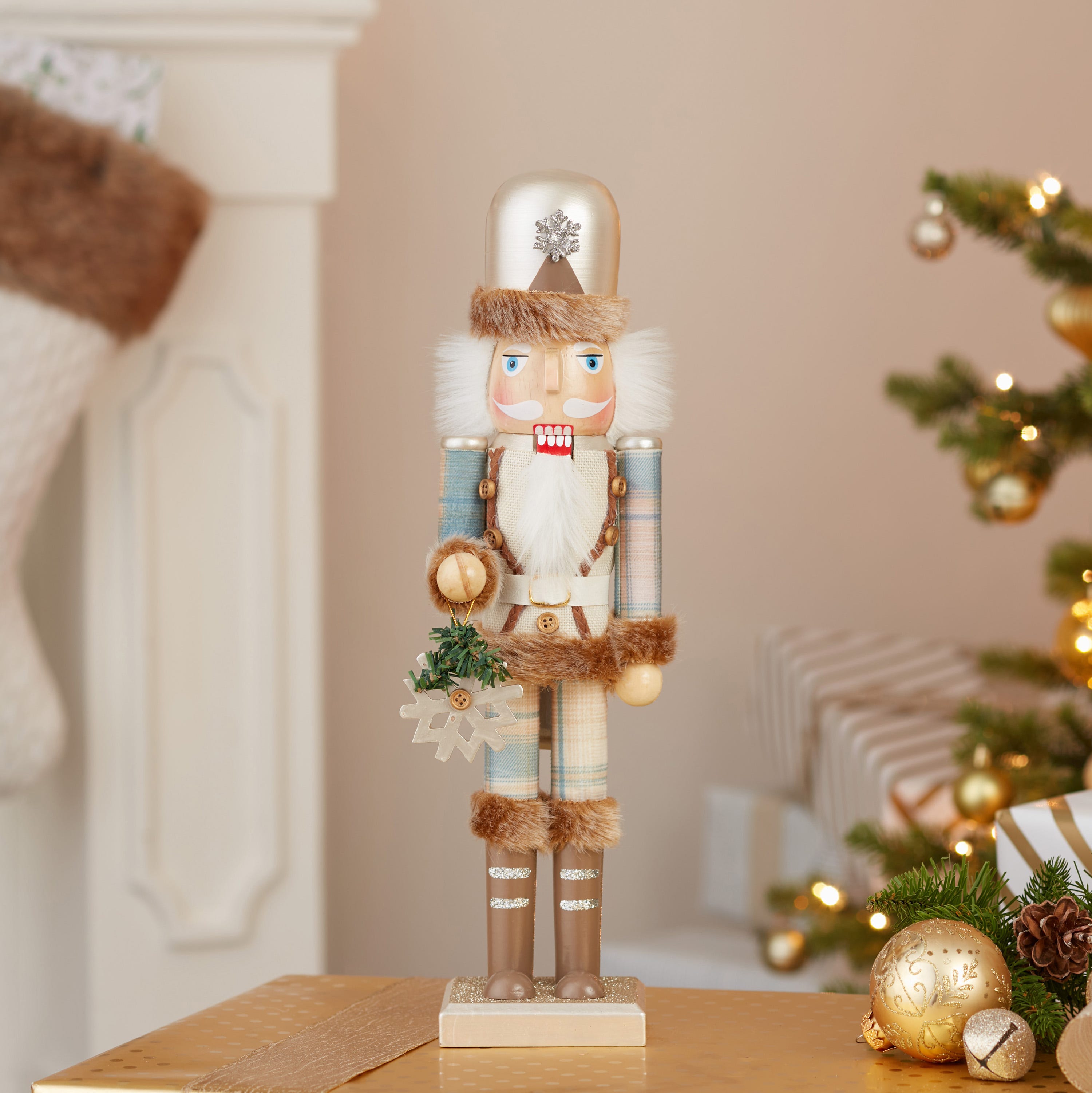 Kurt Adler 15-Inch Wooden Rustic Glamour Nutcracker